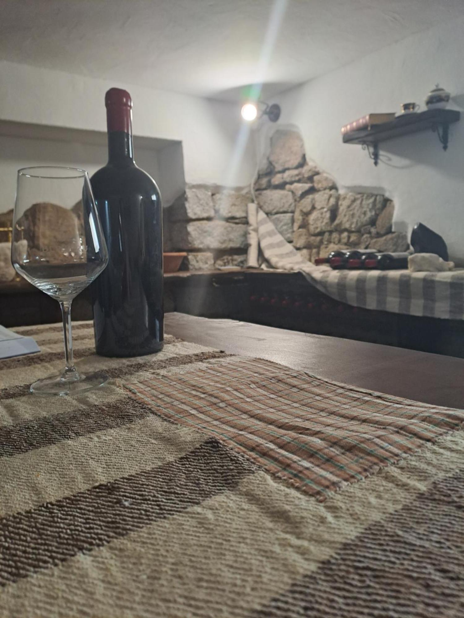 La Tappa Del Vignaiolo Home Mamoiada Luaran gambar